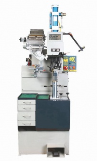 AUTOMATIC PNEUMATIC HEEL NAILING MACHINE